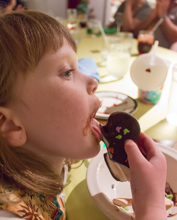 Kate still enjoyed her nightly Mickey bar after dinner. (205.14 KB)