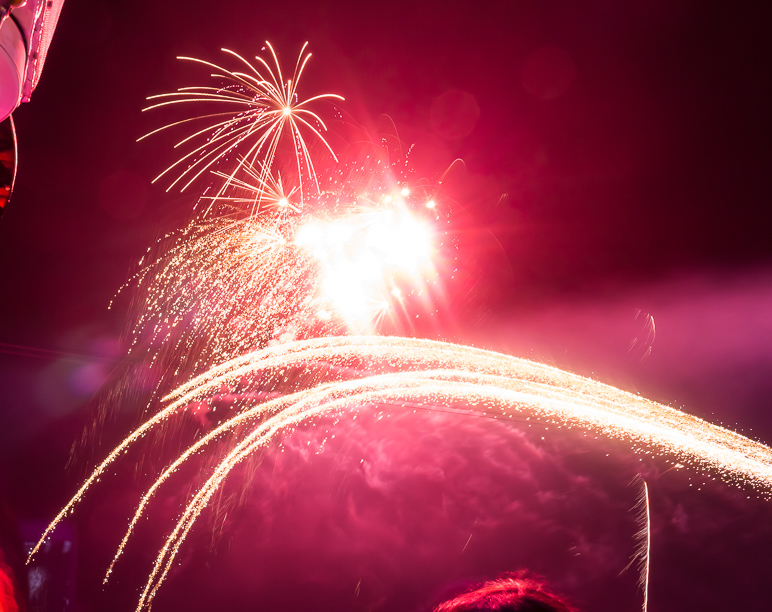 Hurray for fireworks at sea! (259.20 KB)