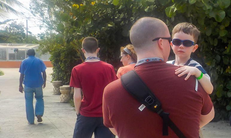 Luke hanging out with me as we head back to the Cayman Turtle Farm's "Wildlife Encounter" area. (194.40 KB)