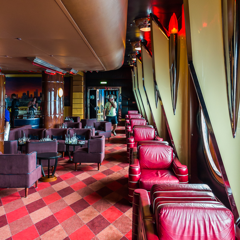 Here's a shot of the Cadillac Lounge aboard the Wonder (407.61 KB)