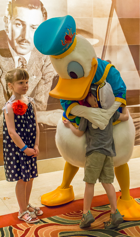 Lucas gave Donald a nice hug (253.03 KB)