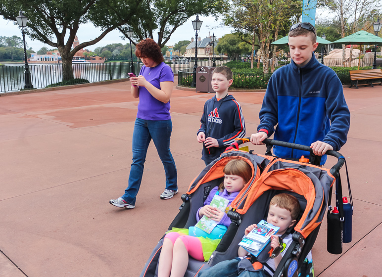 We got our day started at Epcot. (316.42 KB)