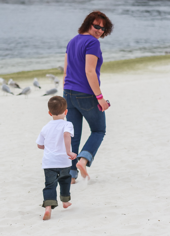 Lucas chasing after Anna on the sand (129.57 KB)