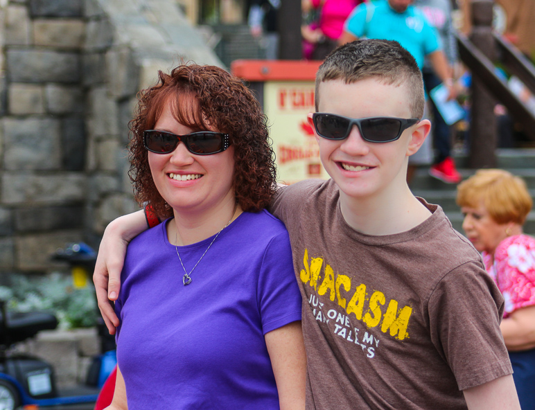 Anna and Jacob in front of the Canada pavilion (260.92 KB)