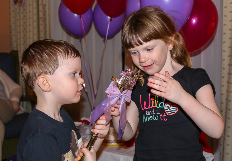 Kate and Luke checking out her wand (200.02 KB)
