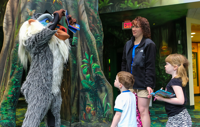 Rafiki signing the autograph book. (273.49 KB)