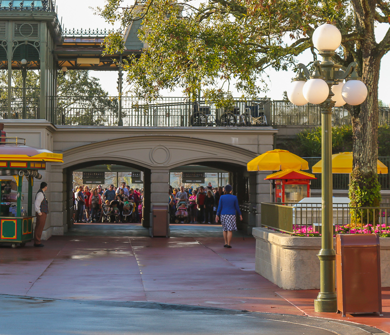 Because of the Bibbidi Bobbidi Boutique appointment, we got into Magic Kingdom before it actually opened.  That was a neat experience. (428.93 KB)