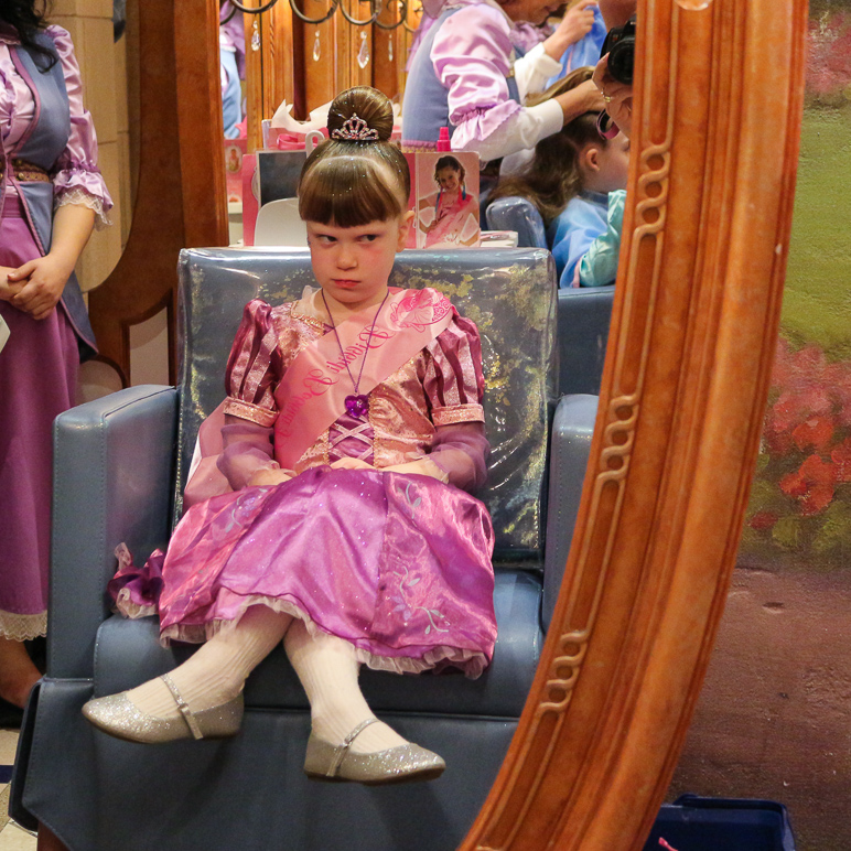 I wish I knew what she was side-eyeing. (389.80 KB)